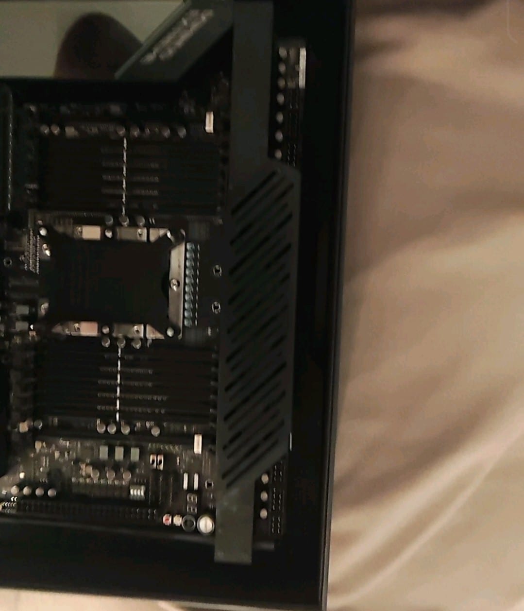 ROG Dominus Extreme — top of board