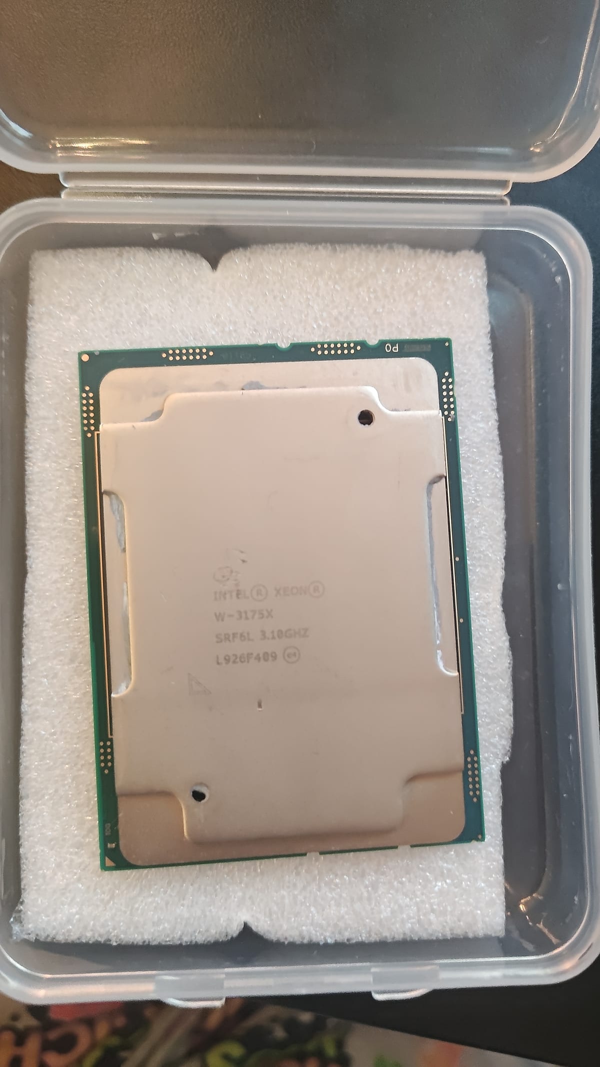 Intel Xeon W-3175X — IHS front