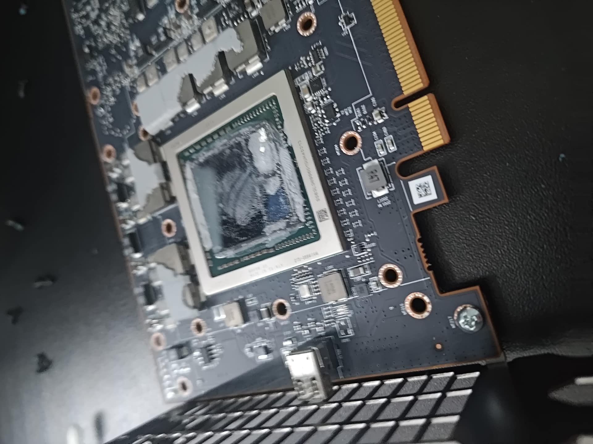 Close up of bare left Vega 10 die