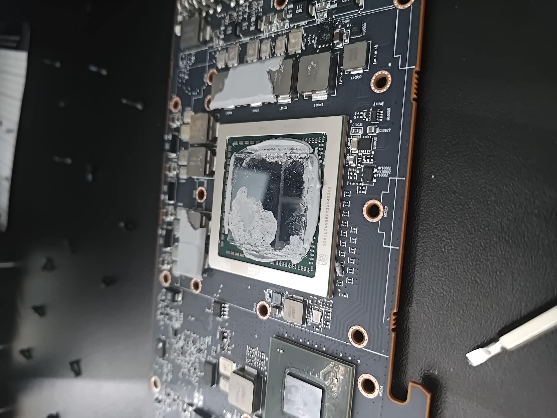 Close up of bare right Vega 10 die