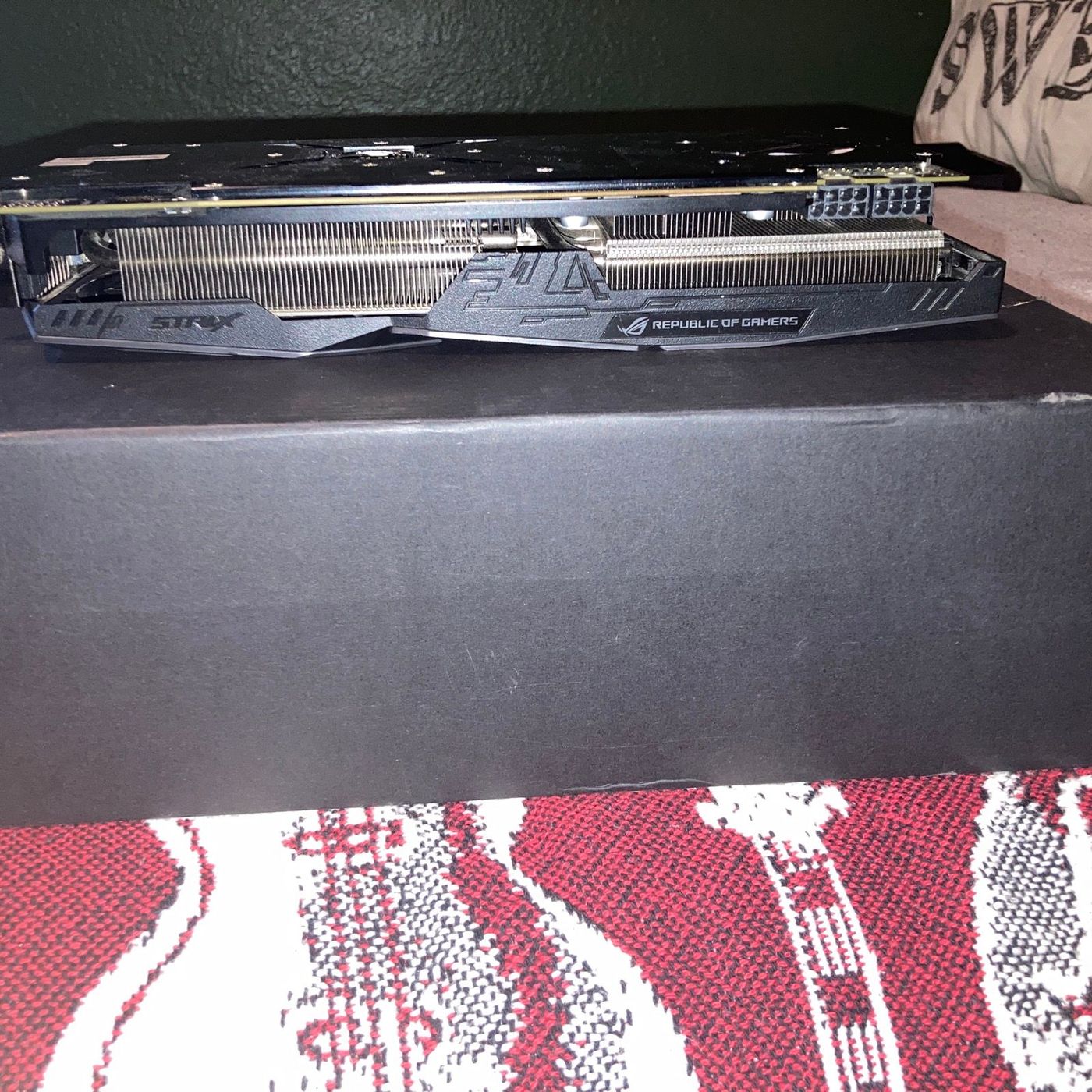 Side view — heatsink fins and ROG Republic of Gamers text along the shroud